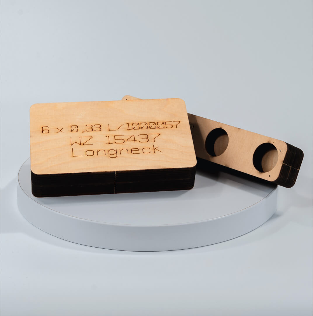 Aufsteckhilfe aus Holz für 0,33 Liter Longneck Flaschen